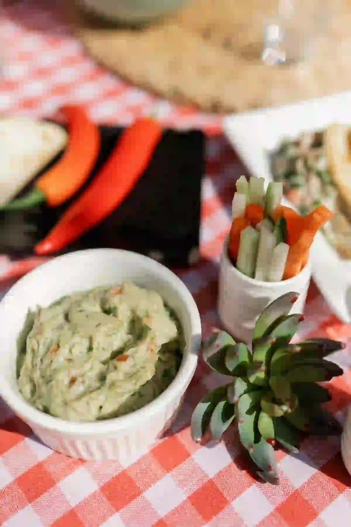 Menggunakan catering vs masak sendiri untuk acara pernikahan di Surabaya