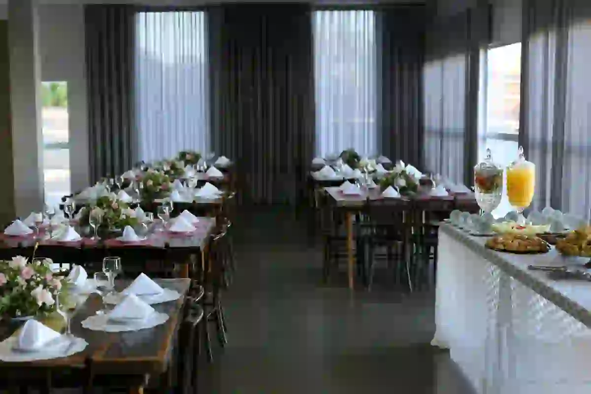 Menghitung biaya untuk catering lamaran di jabodetabek