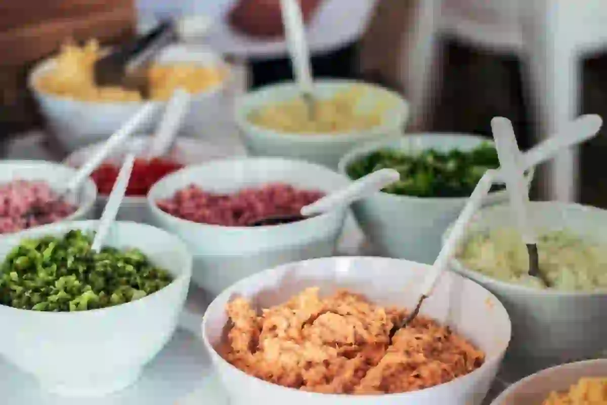 Rangkaian acara lamaran: urutan acara dan momen sajian menu prasmanan yang pas